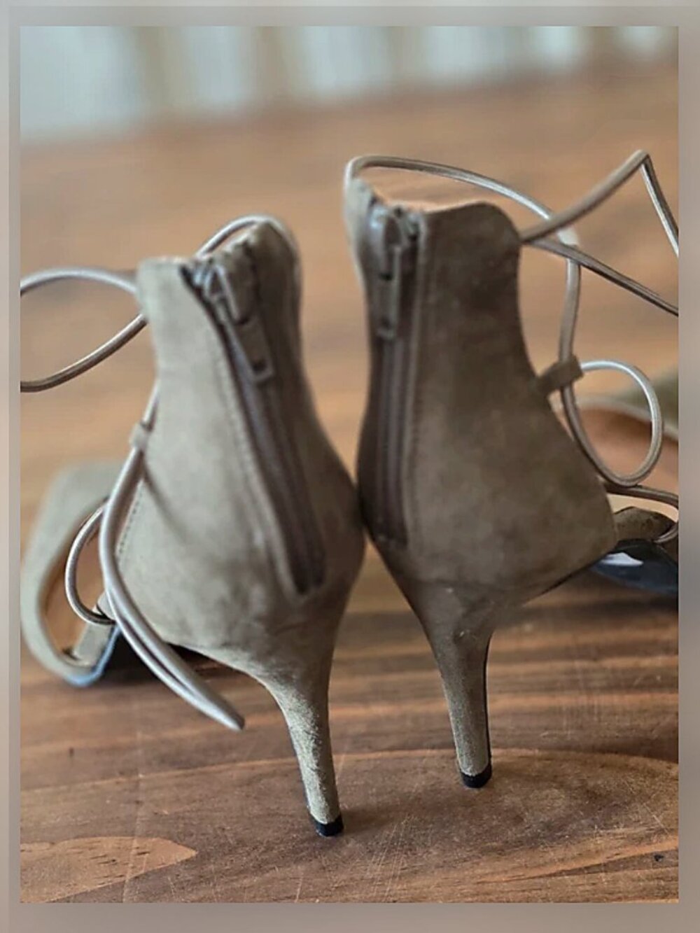 heels - Picture 3 of 4